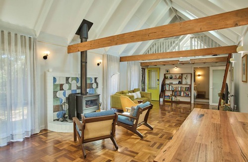 Aireys Inlet House | Recently renovated yet full of rustic charm, a quintessential Aussie beach house
