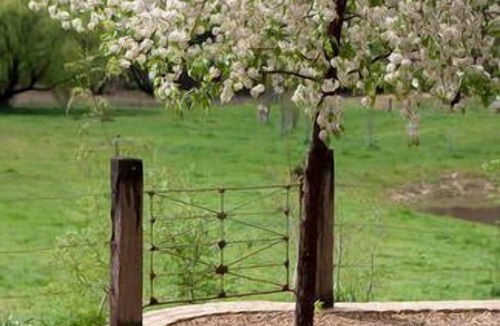 Chewton House | Red Brick Barn - located at Castlemaine