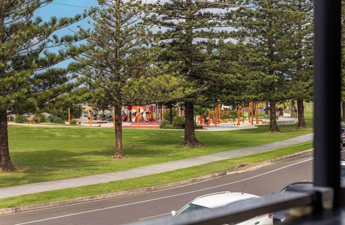 Lake Illawarra Apartment | Reddall Waterside Stay