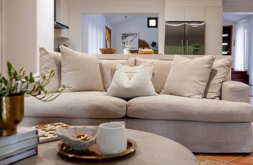 Aldinga Beach House | Reflections . minutes to beautiful Aldinga Beach