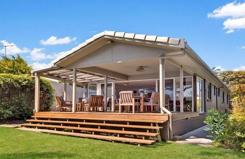 Currarong House | Reflections on The Creek - Deck, Water Front, Fireplace, Serenity