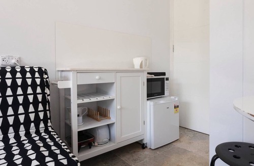 Bella Vista Apartment | Relax and Retreat Studio Flat