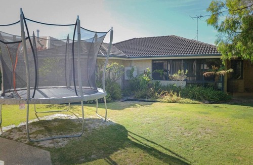 Geographe House | Relax to the Max - Pet Friendly Beach Retreat
