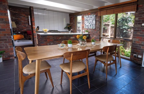 Ocean Grove House | Relaxed in Ocean Grove. Stylish mid-century home in garden setting.