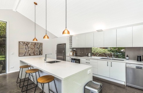Pretty Beach Central Coast House | Relaxing Getaway by HolidayCo.