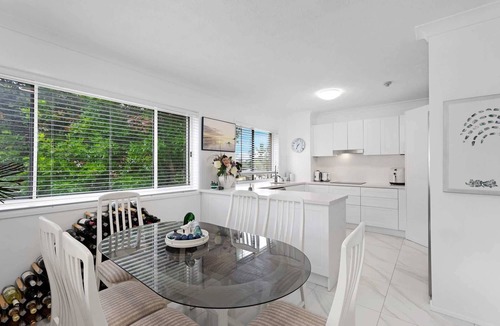 Torquay Apartment | Relaxing Pool Hervey Bay Getaway Steps from Beach