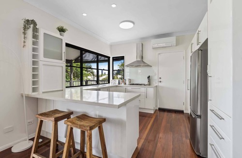 Norman Park House | Relaxing Stay Near Brisbane’s Cultural Heart