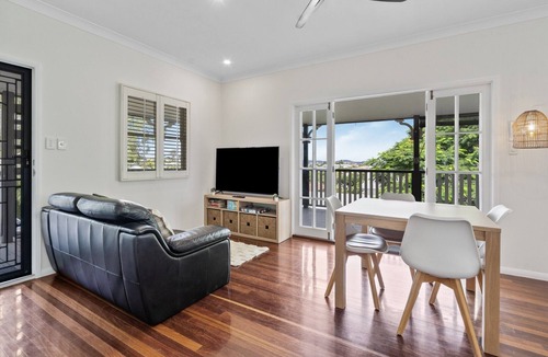 Norman Park Apartment | Relaxing Stay Near Brisbane’s Cultural Heart