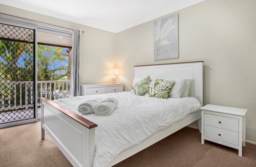 Pialba House | Relaxing Townhouse Steps from Hervey Bay Beach