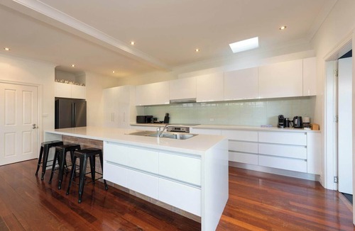 Richmond House | Renovated 3BR Family Home in Richmond with Parking