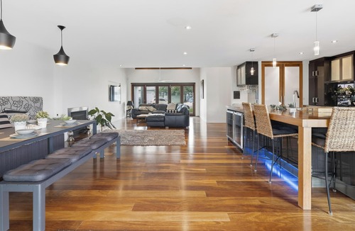 Buddina House | Renovated Beach House | Pool | 2-Min Walk to Sand