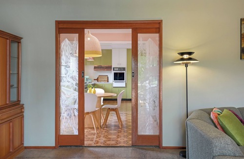 Thirroul Apartment | Renovated retro beach cottage w/5 bedrooms and only a short stroll to the beach