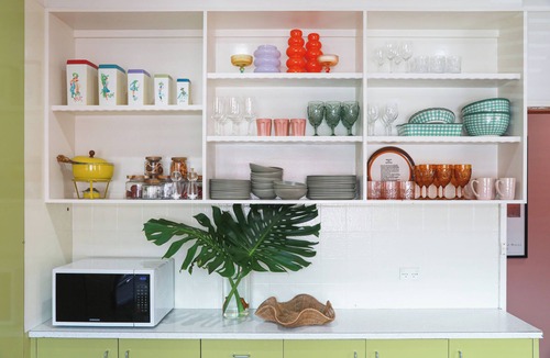Thirroul Apartment | Renovated retro beach cottage w/5 bedrooms and only a short stroll to the beach