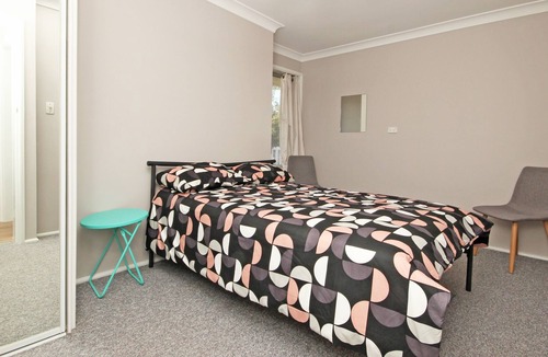 North Haven Apartment | Renovated unit close to river, beach and cafe's-The perfect weekend getaway!