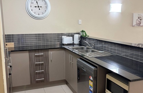Westcourt Apartment | Resort Style Apartment Close to the City with 9 pools!