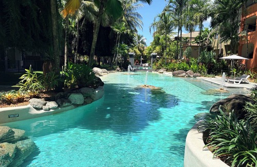 Westcourt Apartment | Resort Style Apartment Close to the City with 9 pools!