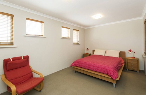 Ledge Point House | Resort Style Beach Front Accommodation
