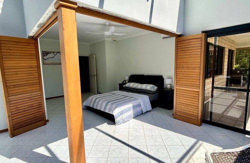 Bouvard House | Retreat on Estuary ! Huge waterfront residence for large groups to enjoy