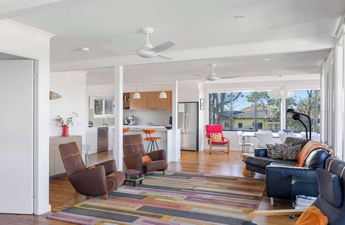 Mollymook Beach House | Retro Beach House at Mollymook