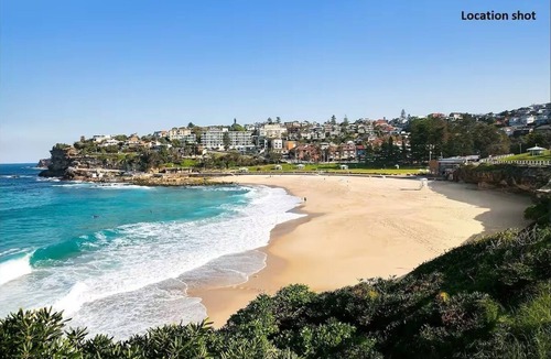 Bronte Apartment | Retro-Coastal Gem | 4 Min Walk to Bronte Beach | Designer 1BR Flat