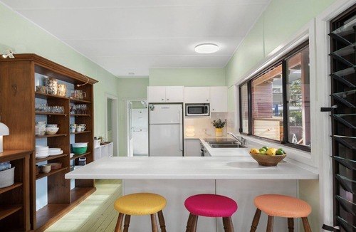 Bateau Bay House | Retro inspired cottage just 100m to beach