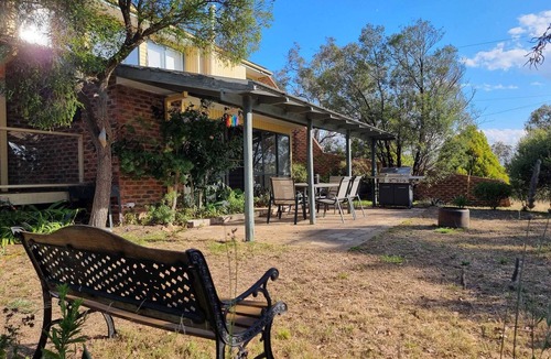 The Ridgeway House | Ridgeway Escape. Bushland Retreat