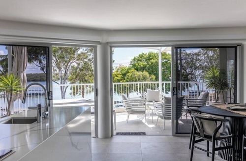 Noosaville Apartment | River Belle - Noosa River Views, Pet Friendly by Stay Noosa