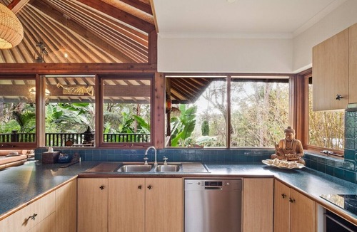 Margaret River Ski Chalet | River’esque | Spa Bath | Forest Views