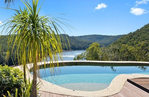 Lower Portland House | River Point Retreat | Breathtaking views in nature with pool, hot tub, firepit