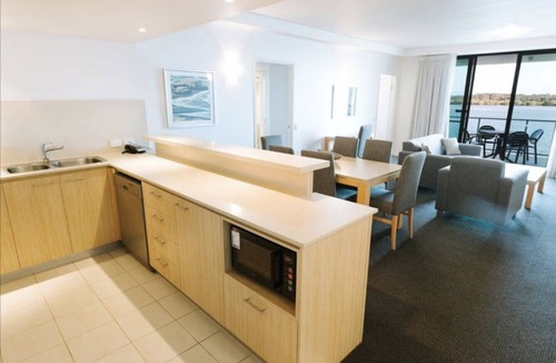 Ballina Apartment | River`s Edge Retreat - Premium Suite