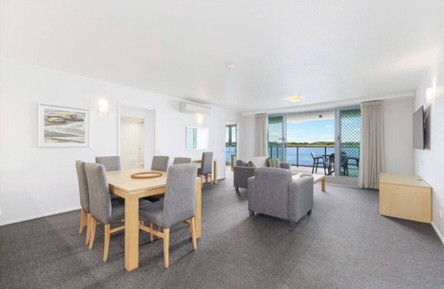 Ballina Apartment | River`s Edge Retreat - Premium Suite