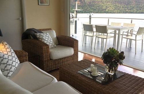 Bar Point House | river specials .DYARUBBIN. fireside living HAWKESBURY RIVER spectacular views