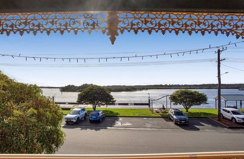 Tea Gardens Apartment | Rivers Edge Apartment