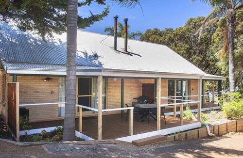 Augusta Cottage | Riverscape Cottage No.11 - Riverscape - unit 11 with views over the Blackwood River and fire place