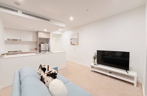 Hamilton Apartment | RiverView Breeze Hamilton 3B2B with Free Parking