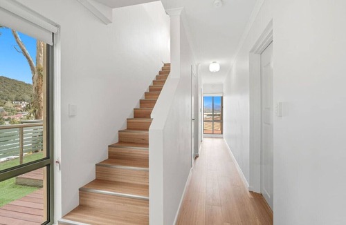 Lindisfarne House | Riverview Townhouse Retreat
