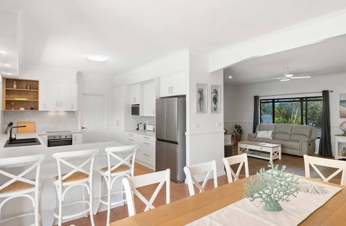 Empire Vale House | Robins Place - Pet Friendly River Retreat