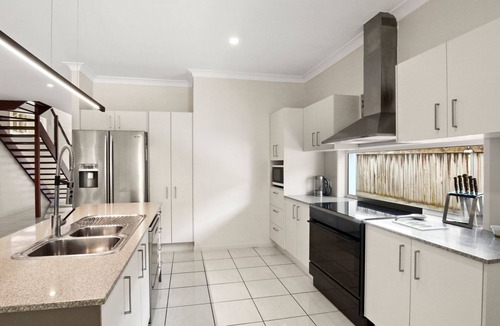Moffat Beach House | Roderick Street 83, Moffat Beach