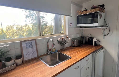 Wollombi Cabin | Romantic Tiny House - Top view with amazing views of the mountains and valley