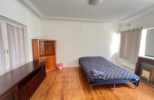 Eastwood House | Room 53