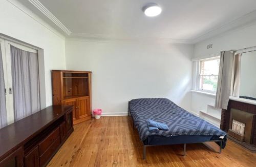 Eastwood House | Room 53