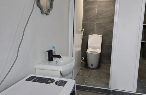 Kelmscott House | Room4 - Shared house in a farm