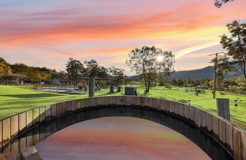 Broke House | Rosebower Cottage - Glen Eden Estate