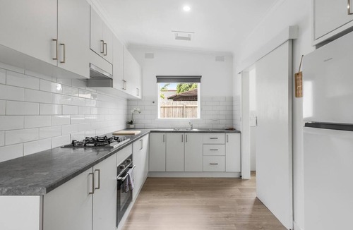 Capel Sound Apartment | Rosebud Beachfront Haven Coastal Bliss Five