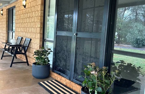 Mugga Downs House | Rosemont Boutique Country Lodge | Peaceful | Private | Relaxo Maxo