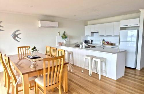 Emu Bay House | Rosie's