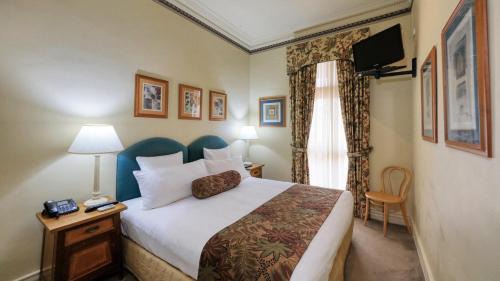 Broken Hill Hotel | Royal Exchange Hotel