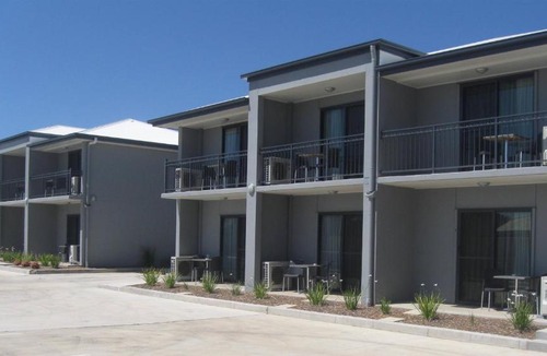 Miles Hotel | Royal Motel Miles
