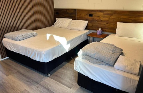 Parkhurst Hotel | Royal oak motel