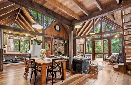 Springbrook House | Rustic 3-Bed Retreat in Springbrook
